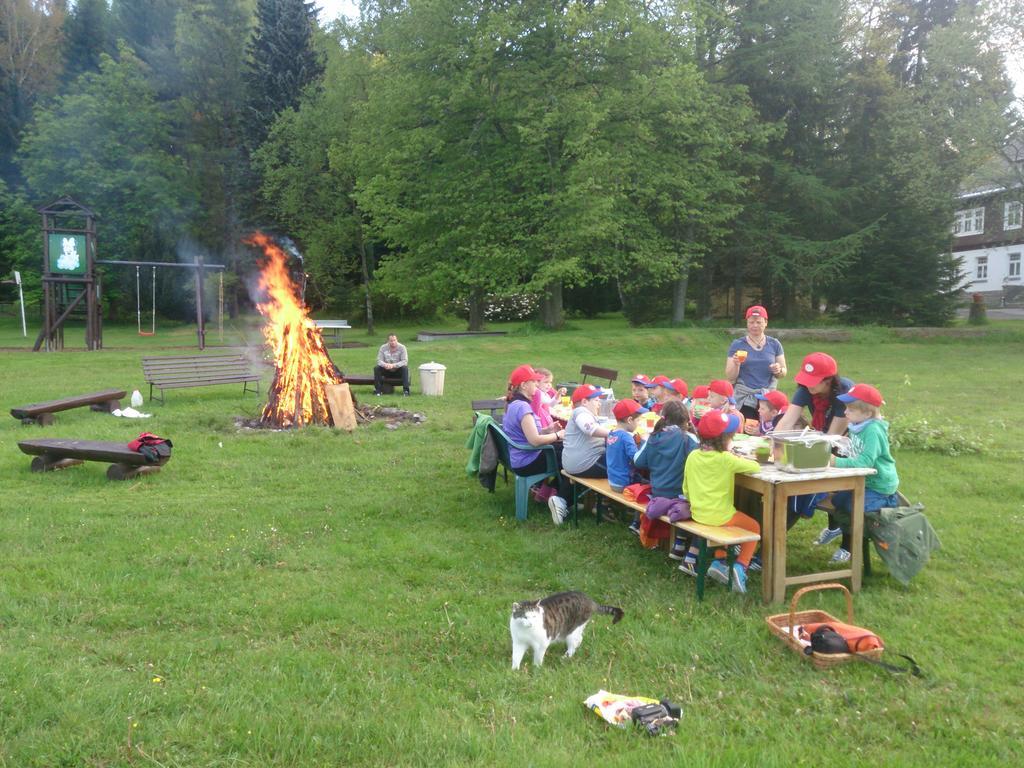ホテルErzgebirgshof Bethlehemstift Neudorf-Bornstein エクステリア 写真